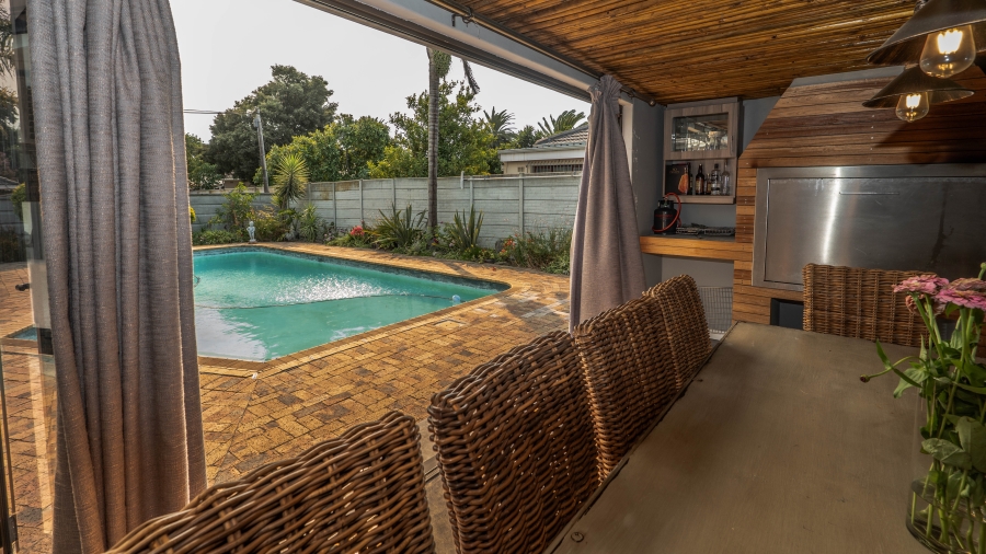 4 Bedroom Property for Sale in De La Haye Western Cape